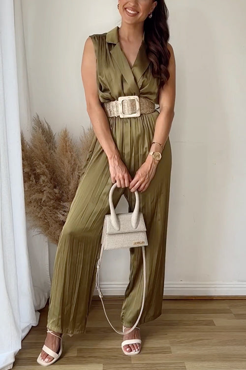 Ärmelloser Jumpsuit mit weitem Bein und V-Ausschnitt und Revers