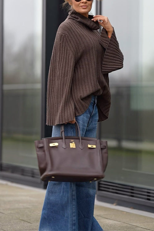 Pull à col roulé en maille côtelée unie