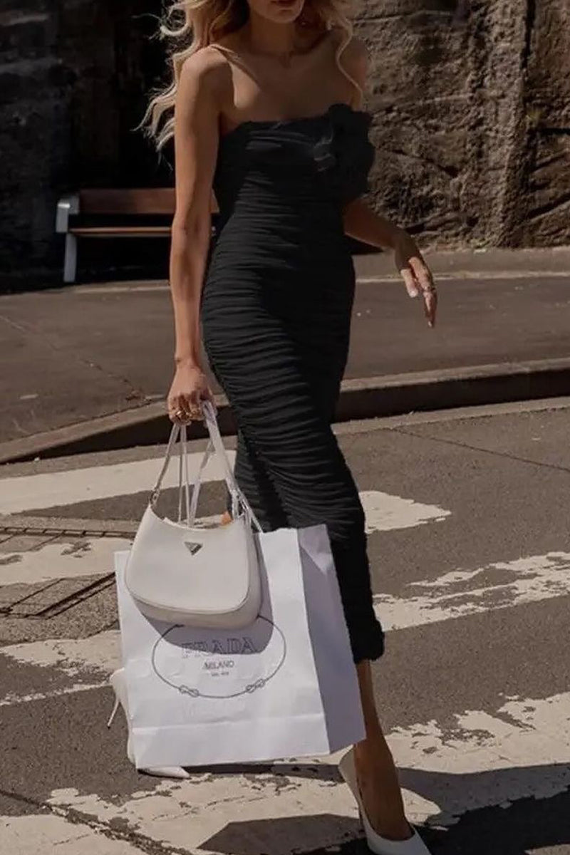 Sexy Kleider in Volltonfarbe mit Rüschen und Blumenmuster, trägerlos und einem Schrittrock