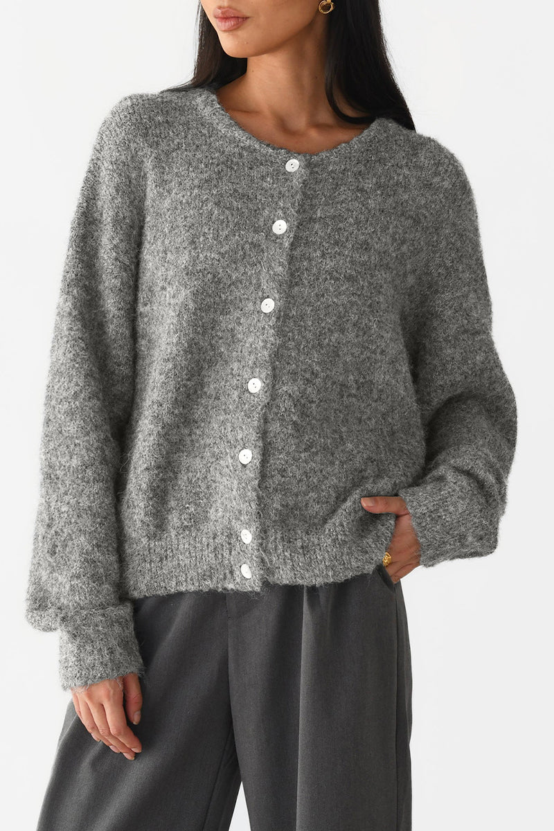 Lässige Oberbekleidung mit einfarbigen Knöpfen und Rundhalsausschnitt