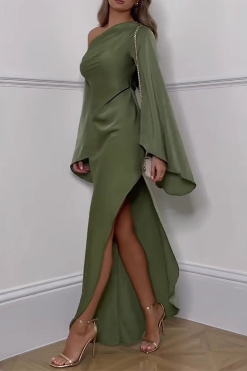 Robe longue élégante à épaules dénudées et fente irrégulière