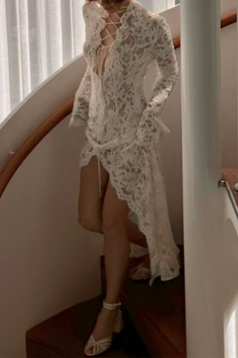 Robe sexy en dentelle de couleur unie avec bretelles transparentes et col en V