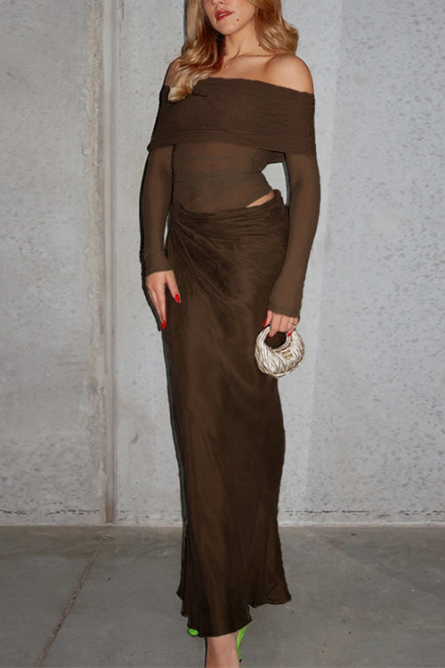 Robe longue à épaules dénudées et manches longues en maille épissée