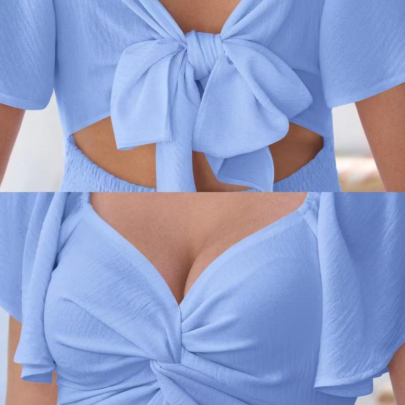 Minivestido con escote en V y mangas acampanadas en la parte delantera
