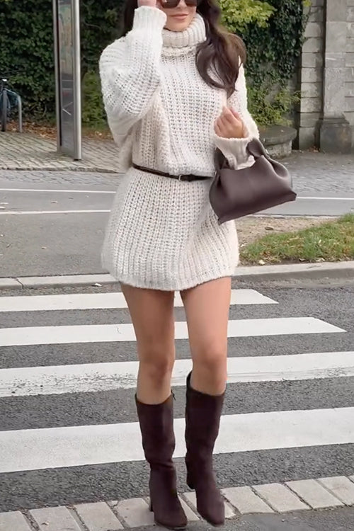 Minikleid aus grob gestricktem Rollkragenpullover