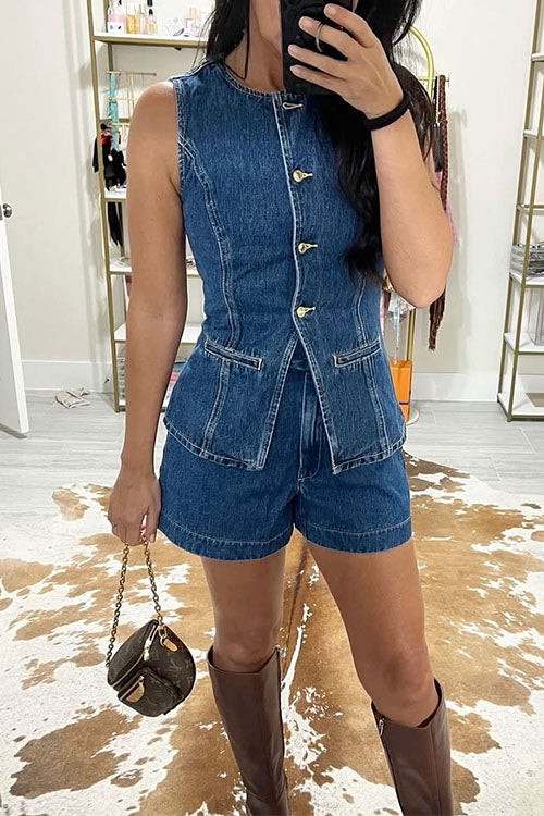 Rosiedress – Jeans-Set mit ärmellosem Oberteil zum Zuknöpfen und hoch sitzenden Shorts