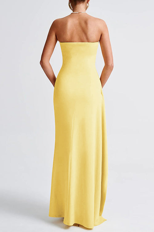 Trägerloses, drapiertes Maxi-Partykleid mit Schlitz