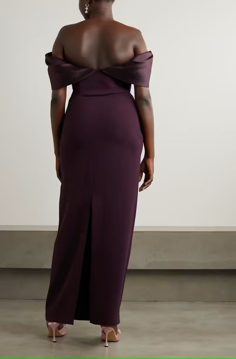 Robe en satin de couleur unie