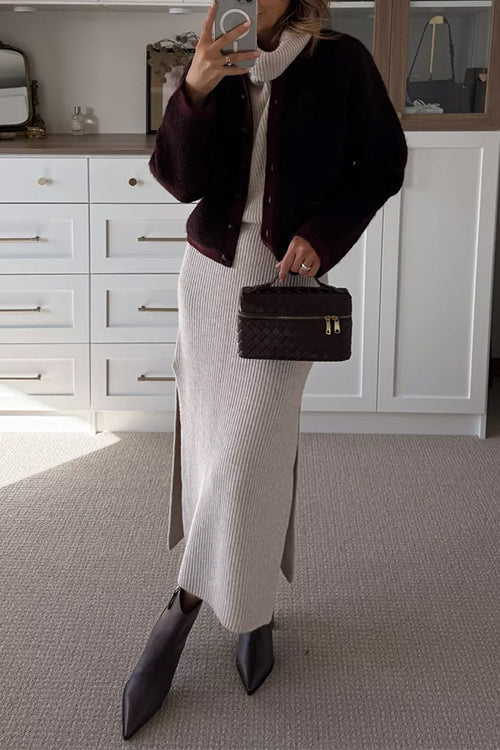 Cardigan boutonné à col ras du cou et poches en fourrure