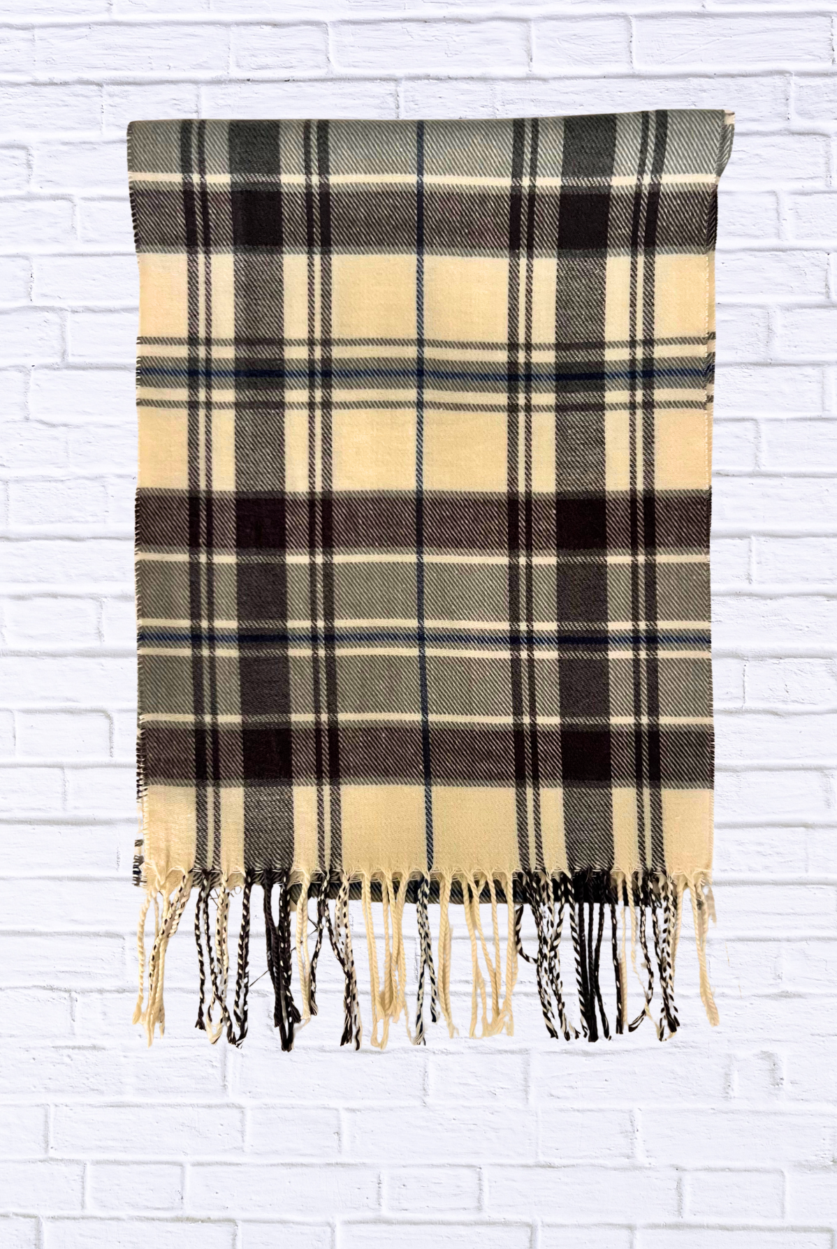 Chic Plaid Scarf – Cozy, Trendy, and Timeless Style