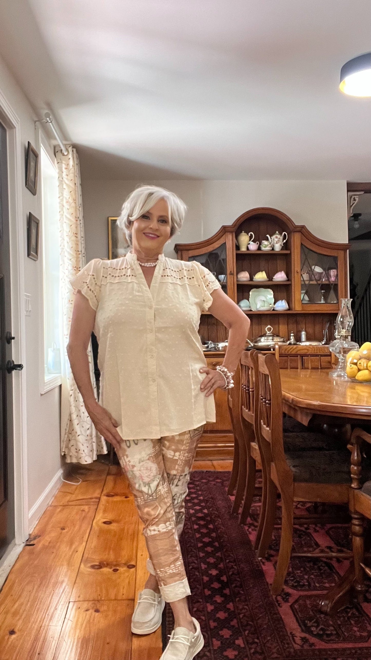 Eyelet Scallop Sleeve Button-Up Blouse – Cream Beige