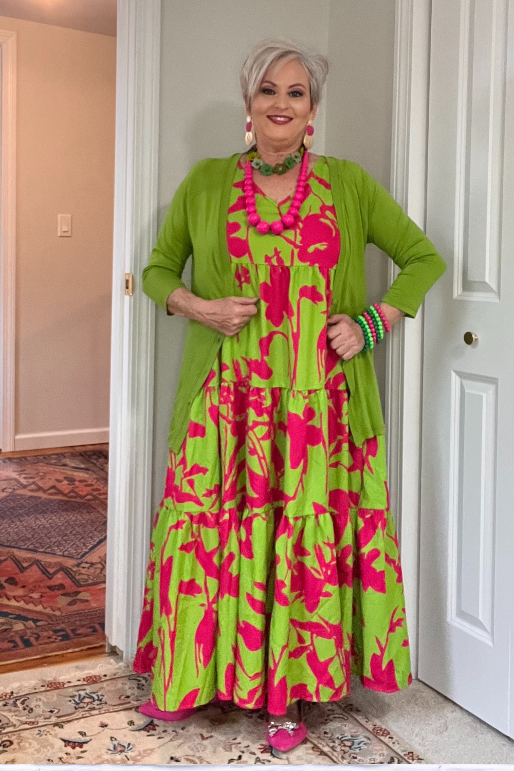 Elegant Sleeveless Vacation Dress – Bold, Vibrant, and Effortlessly Chic