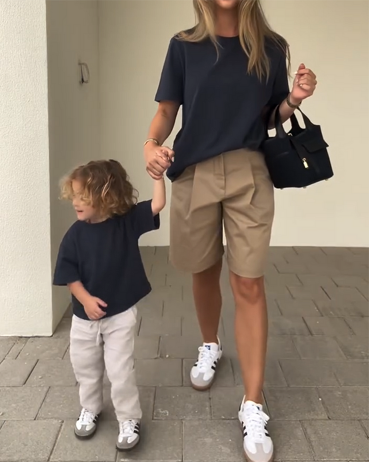 Ensemble deux pièces haut à manches courtes et short en coton à col ras du cou