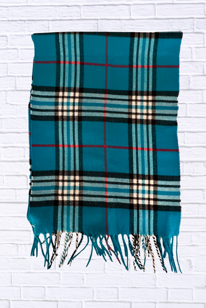 Chic Plaid Scarf – Cozy, Trendy, and Timeless Style