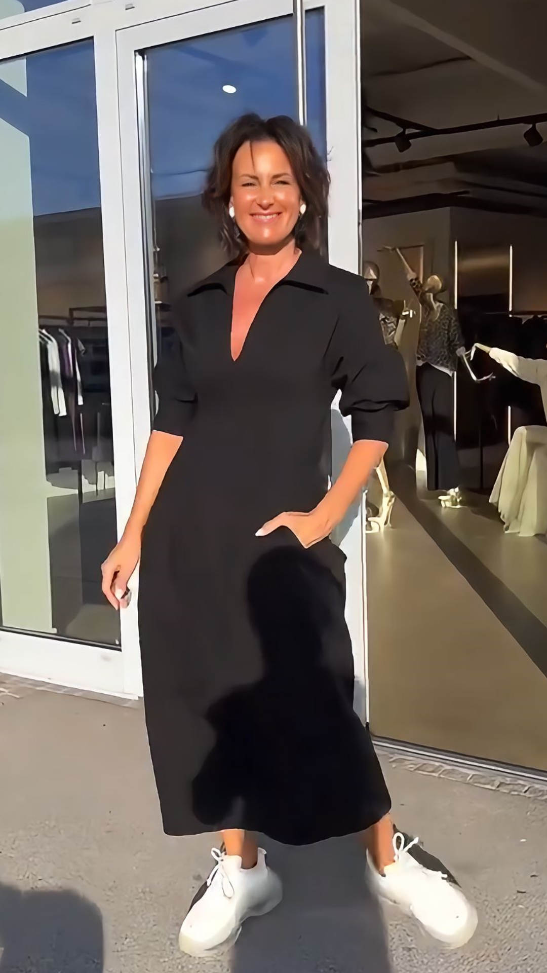 Damen Midikleid mit V-Ausschnitt