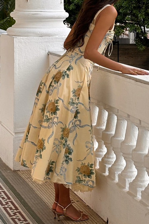 Robe camisole mi-longue à imprimé floral avec cordon de serrage et bordure en dentelle