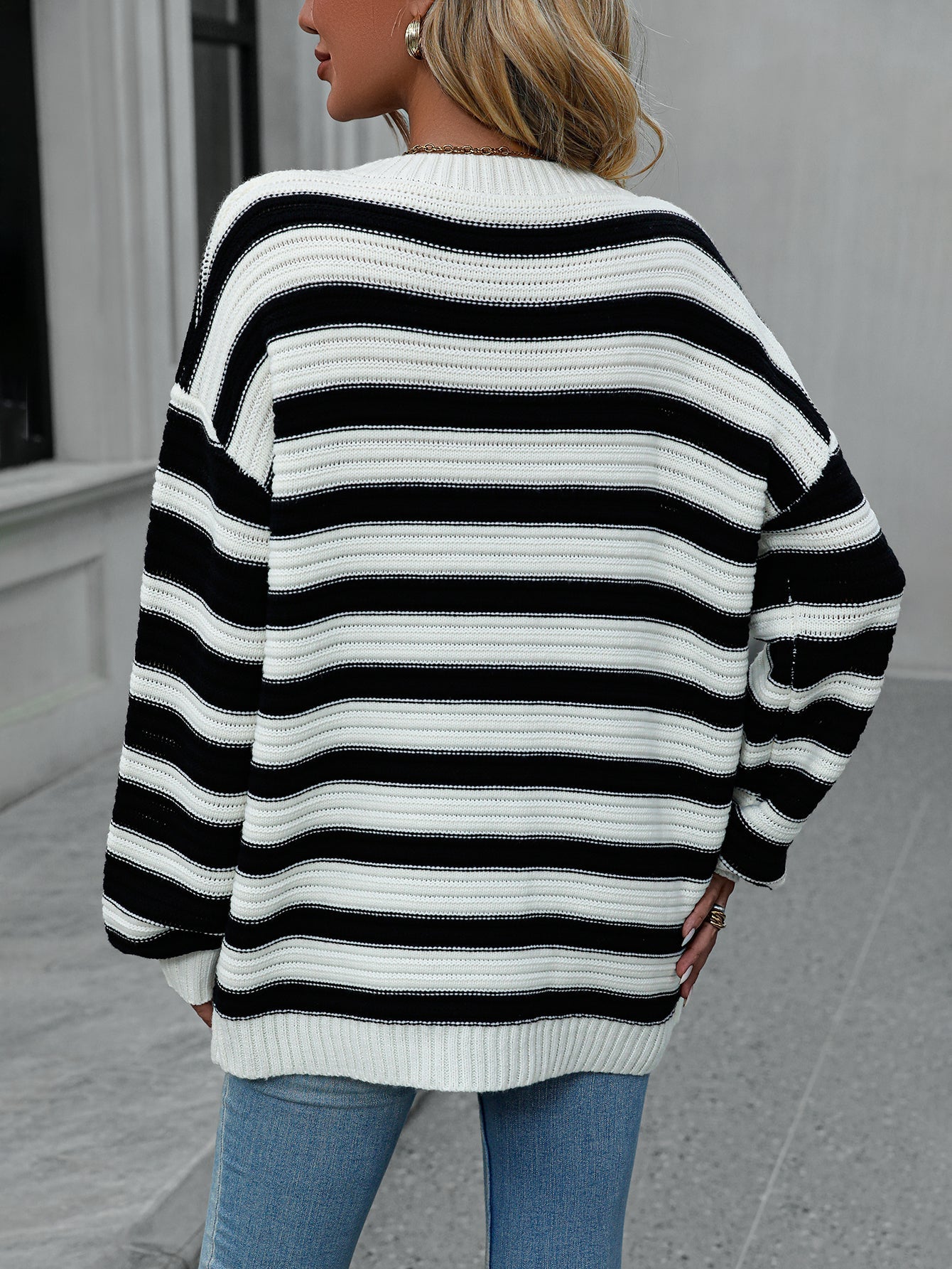 Knitted Crew Neck Pullover Sweater