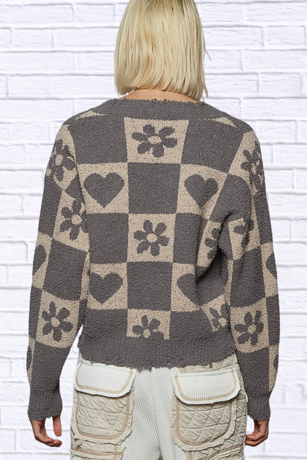 POL V-Neck Heart Pattern Checkered Sweater