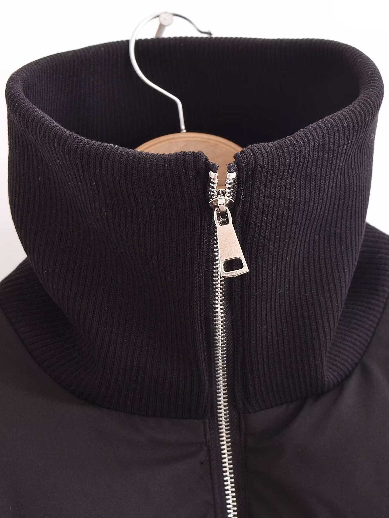 Thread-Decorated Long-Sleeve Padded Jacket