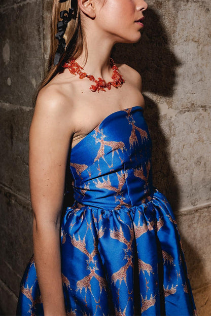 Trägerloses, rückenfreies Maxi-Partykleid mit Schleife und Aufdruck