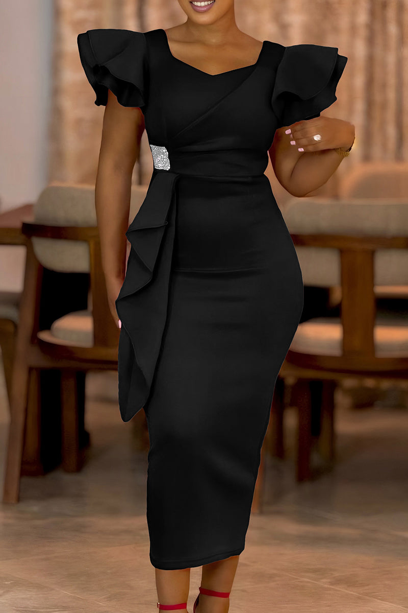 Lässiges, einfarbiges Patchwork-Kleid mit Rüschenbesatz, asymmetrischem Kragen und Wickelrock