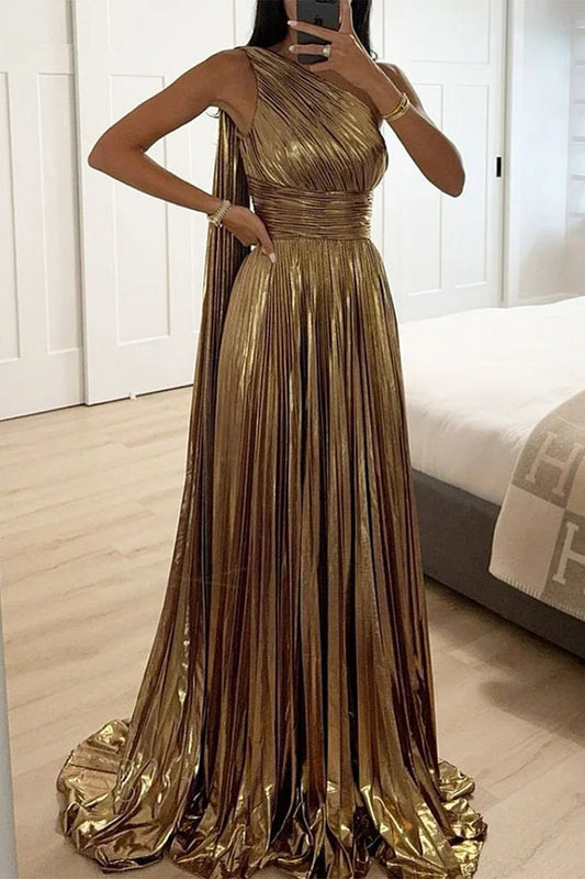 Robe de soirée élégante à épaules tombantes et froncées de couleur unie