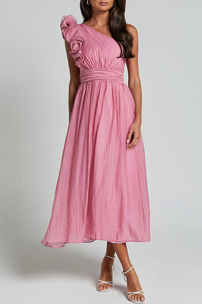 Sexy ärmelloses Kleid in Volltonfarbe mit Rüschen und schrägen Schultern