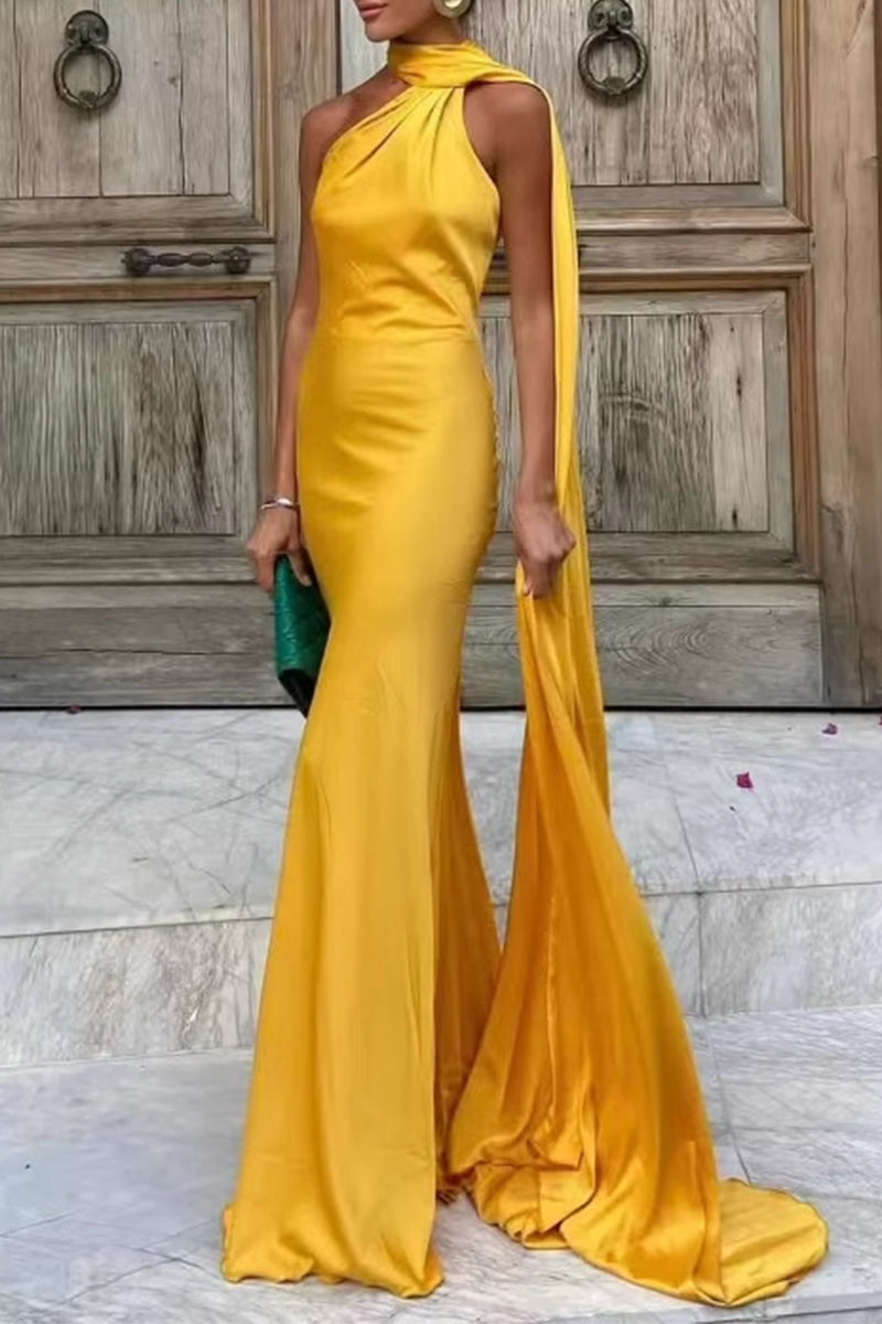 Sexy Abendkleider in Volltonfarbe mit unregelmäßigem Neckholder