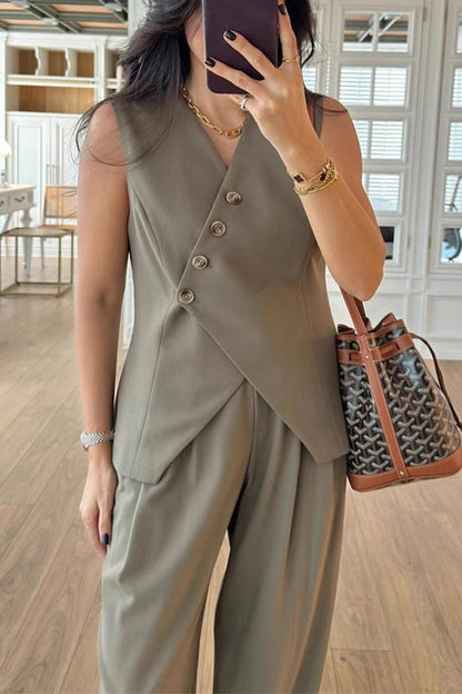 Ensemble décontracté à boutons et col en V sans manches en deux pièces