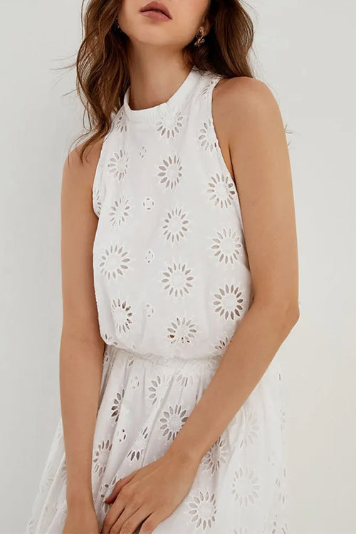 Rosiedress Sleeveless Lace Hollow Out Crop Top