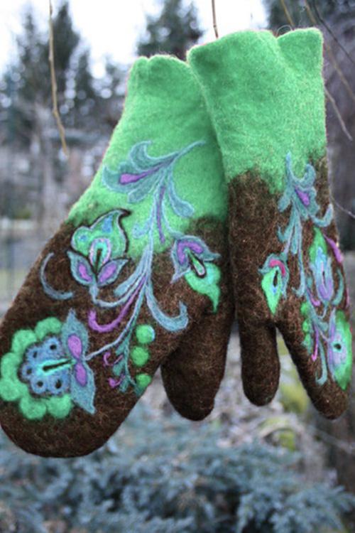 Christmas Gift Embroidery Mittens(5 Colors) Green Onesize