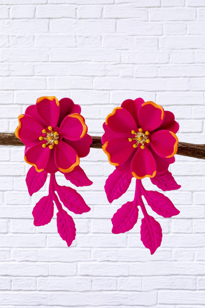 Elegant Vintage Floral Stud Earrings – Timeless Beauty with Enamel Finish