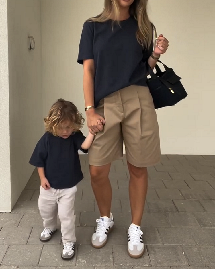 Ensemble deux pièces haut à manches courtes et short en coton à col ras du cou