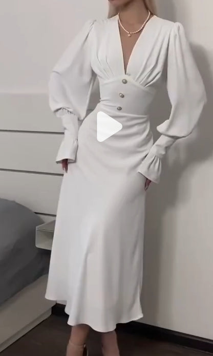 Schlankes, sexy Kleid mit V-Ausschnitt