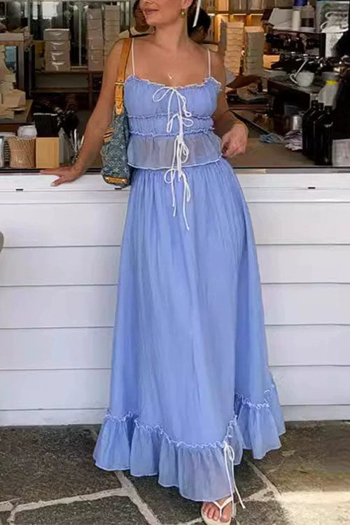 Set aus kurzem Camisole-Oberteil mit Rüschenbesatz und Schleife und Maxirock mit Rüschen