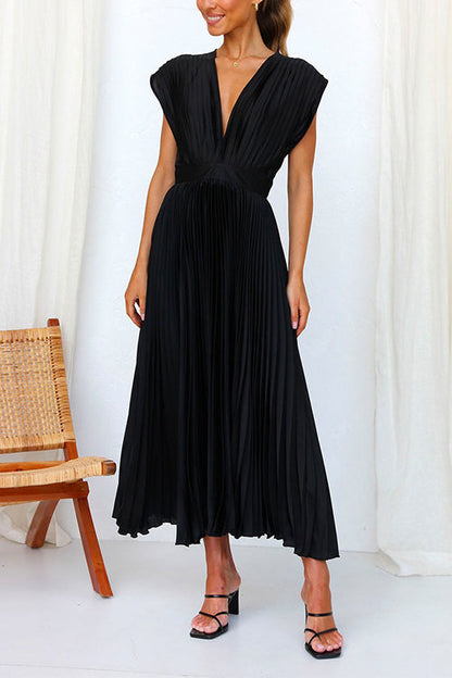 Rosiedress Deep V Neck Waisted Maxi Pleated Swing Dress Black