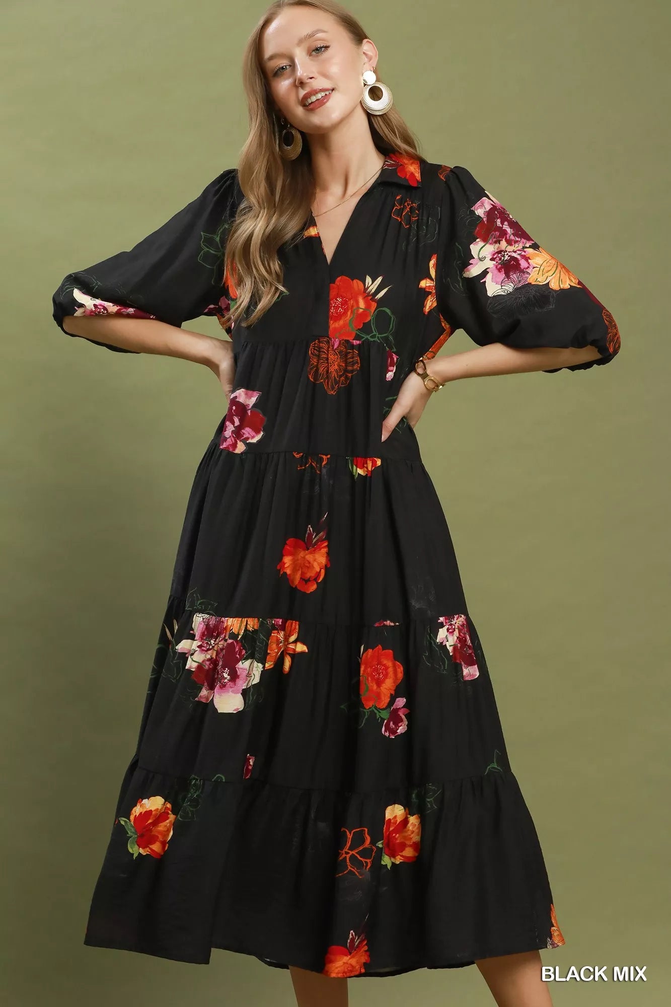 Umgee Midikleid mit Blumenmuster, Stufenrock und Puffärmeln