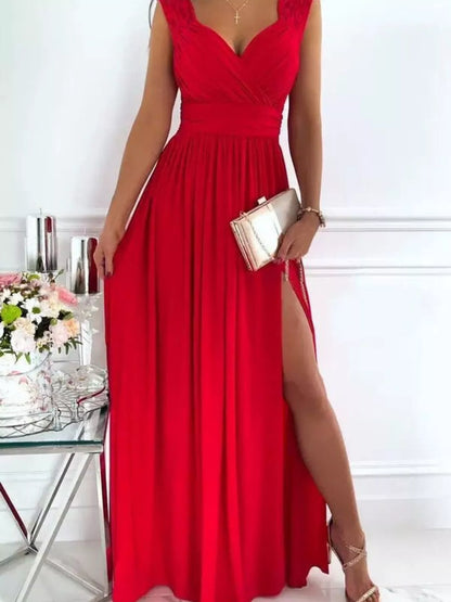 Maxikleid mit hohem Schlitz und Spitzendetail