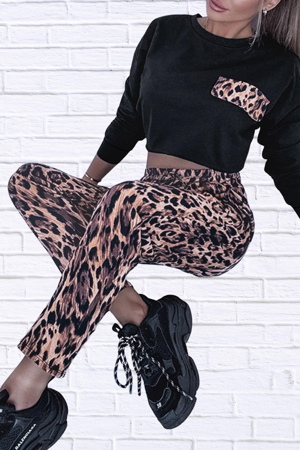 Round Neck Top and Leopard Pants Set – Women’s Two-Piece Casual Chic Outfit for Everyday Style