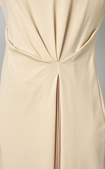 Robe en tricot plissée sur le côté