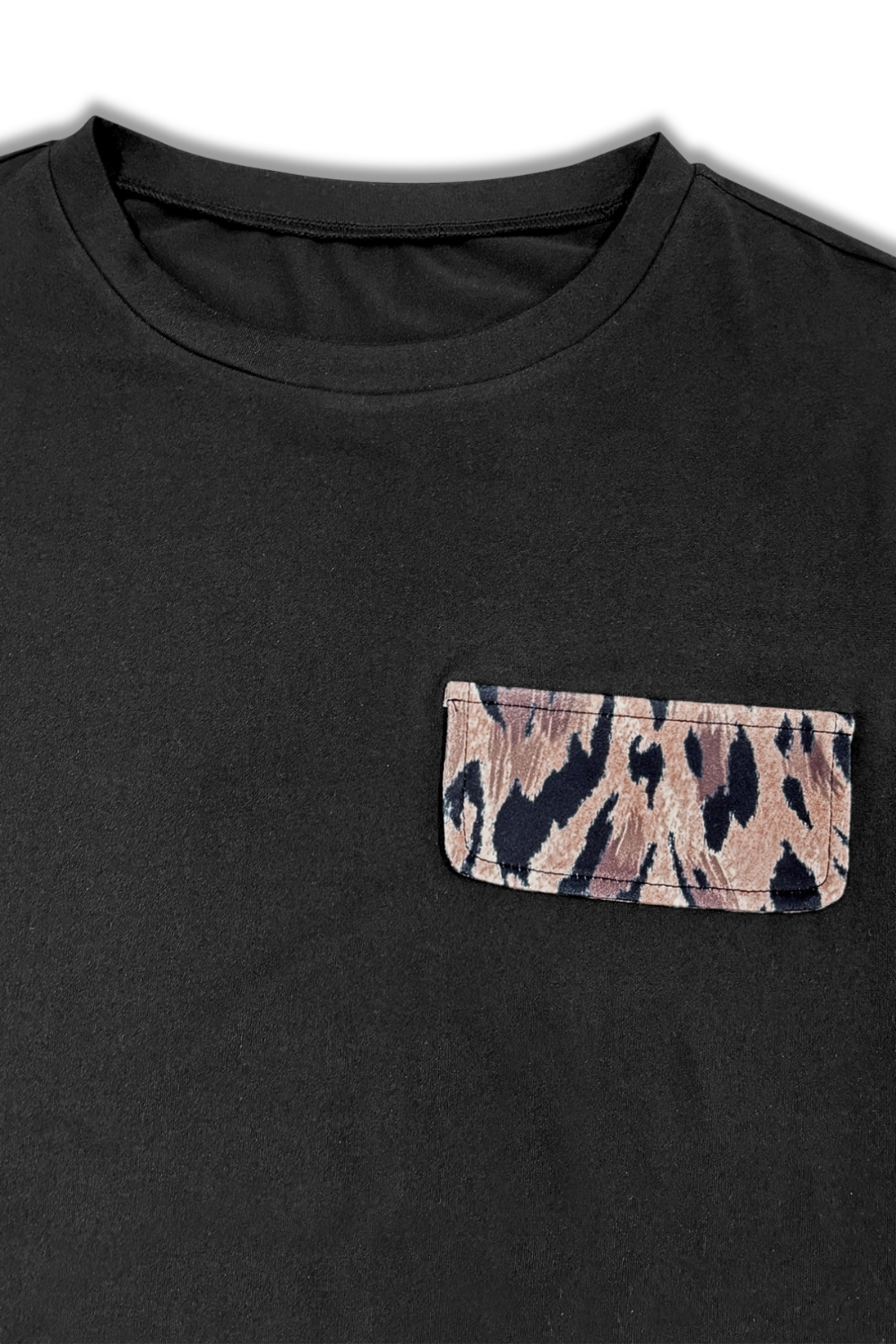 Round Neck Top and Leopard Pants Set – Women’s Two-Piece Casual Chic Outfit for Everyday Style