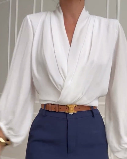 Modische Bluse mit V-Ausschnitt und Laternenärmeln in Volltonfarbe