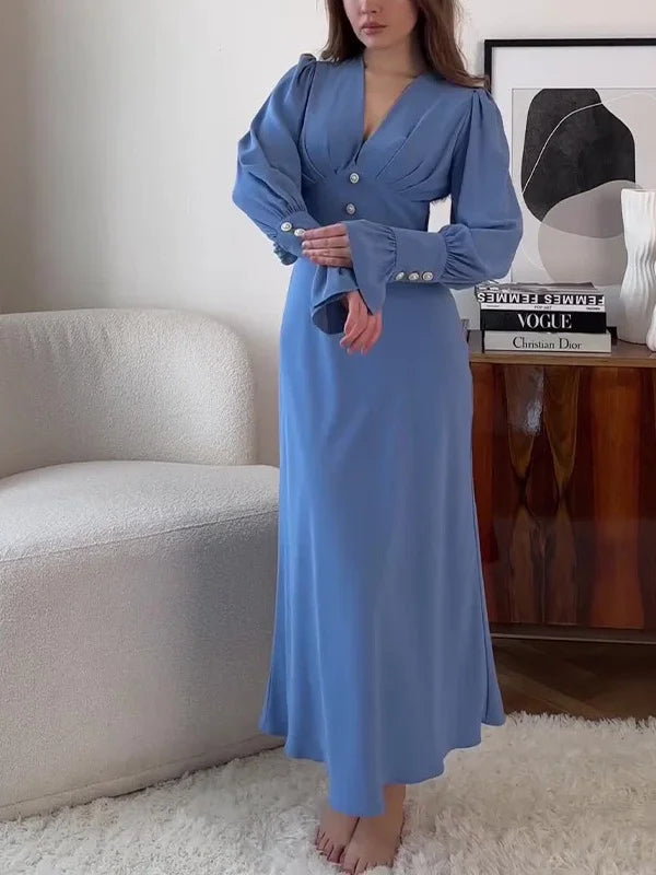 Schlankes, sexy Kleid mit V-Ausschnitt
