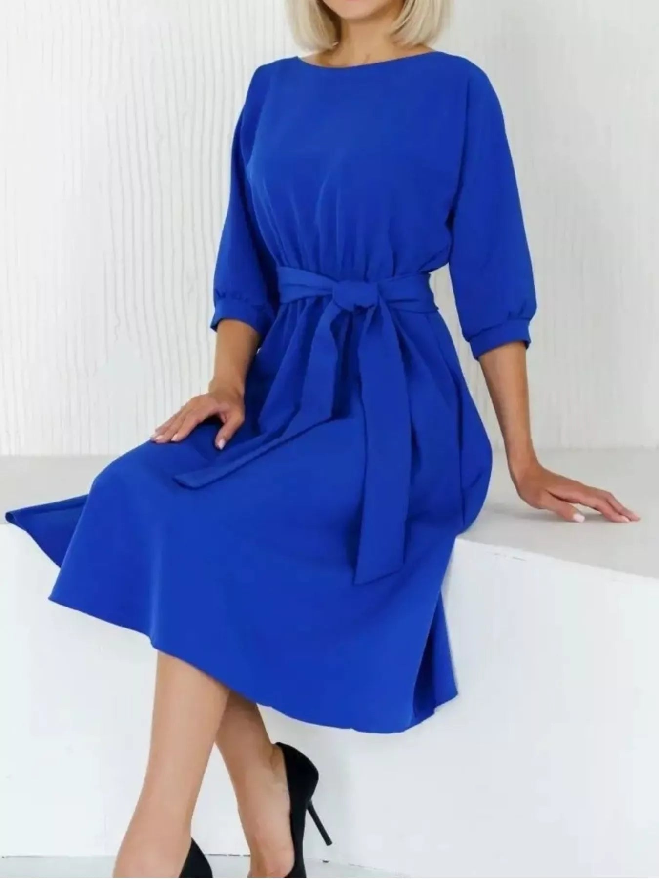 Elegant Belted Waist Midi Dress