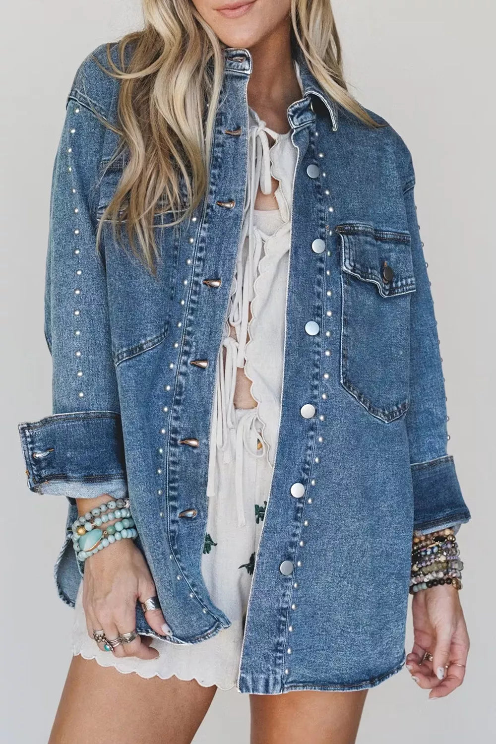 Rivet Embellished Western Style Regular Fit Long Sleeve Denim Jacket