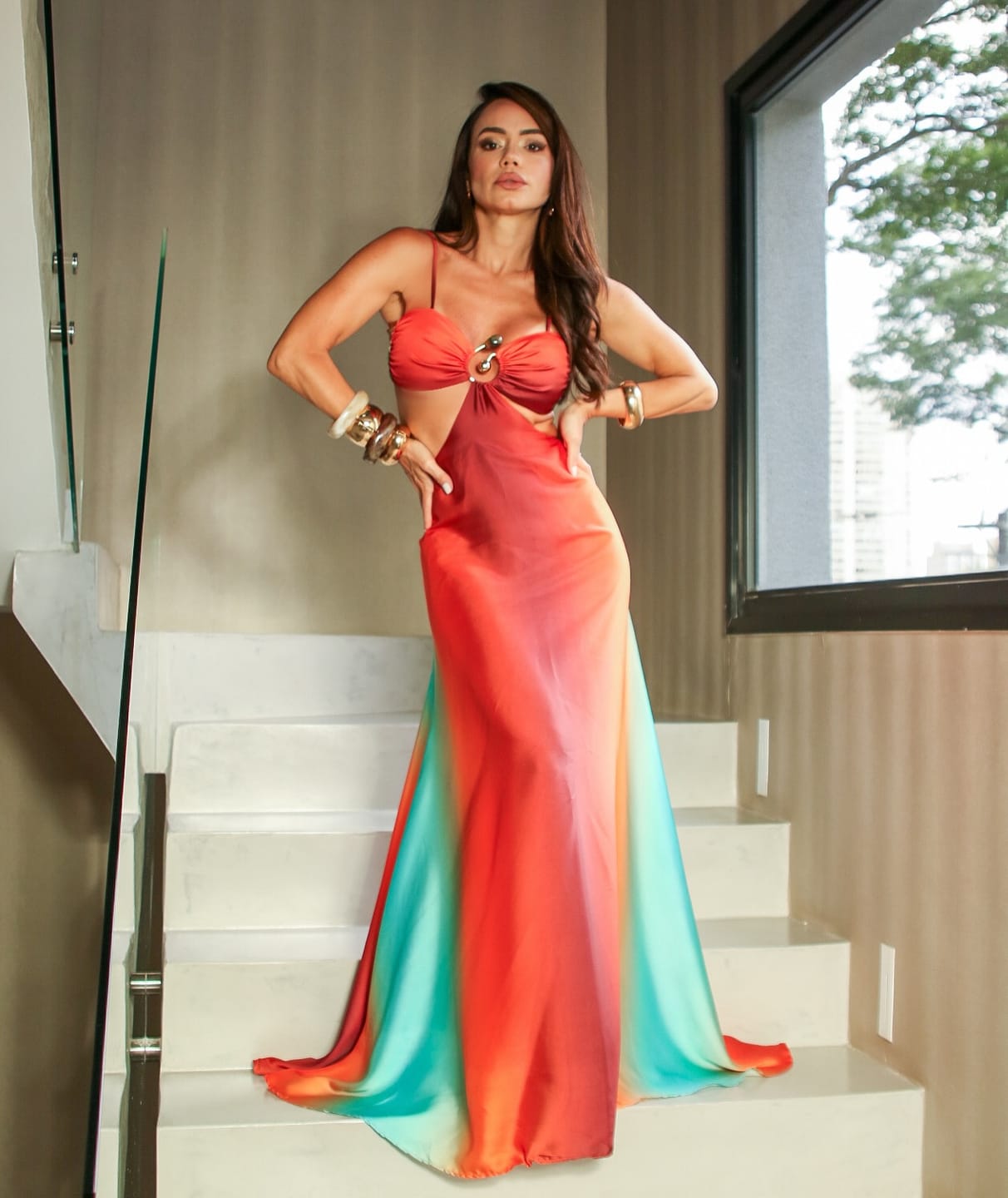 Robe longue de vacances à imprimé coucher de soleil fluo, avec découpes dans le dos et liens à nouer