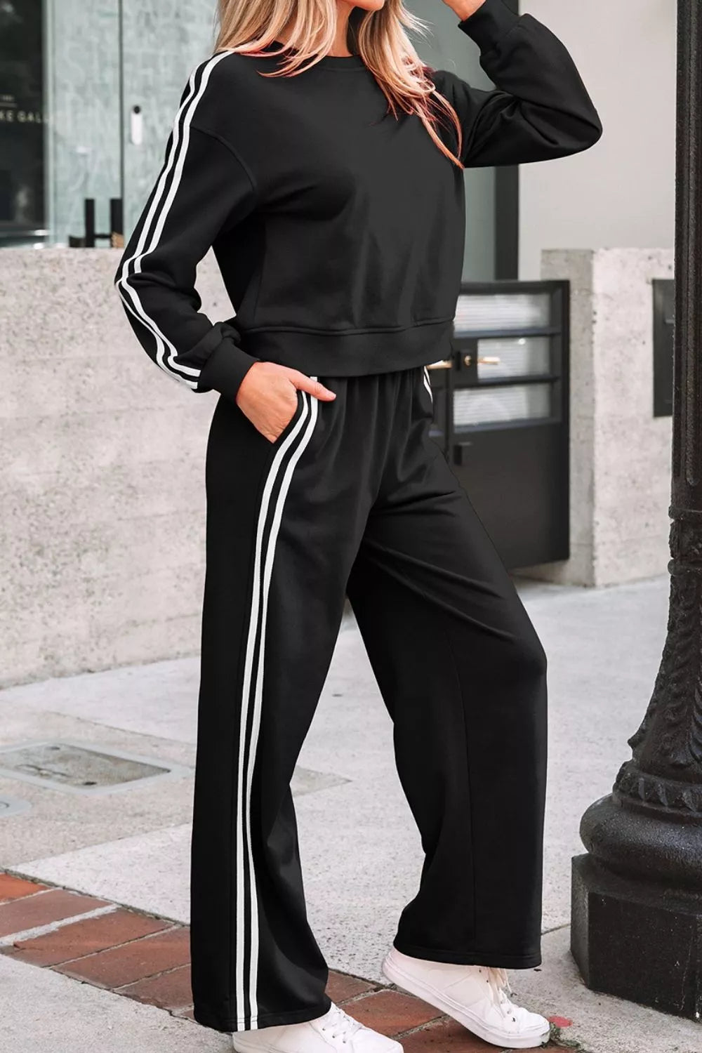 Striped Detail Crewneck Pullover Elastic Sweatpants 2pcs Outfit