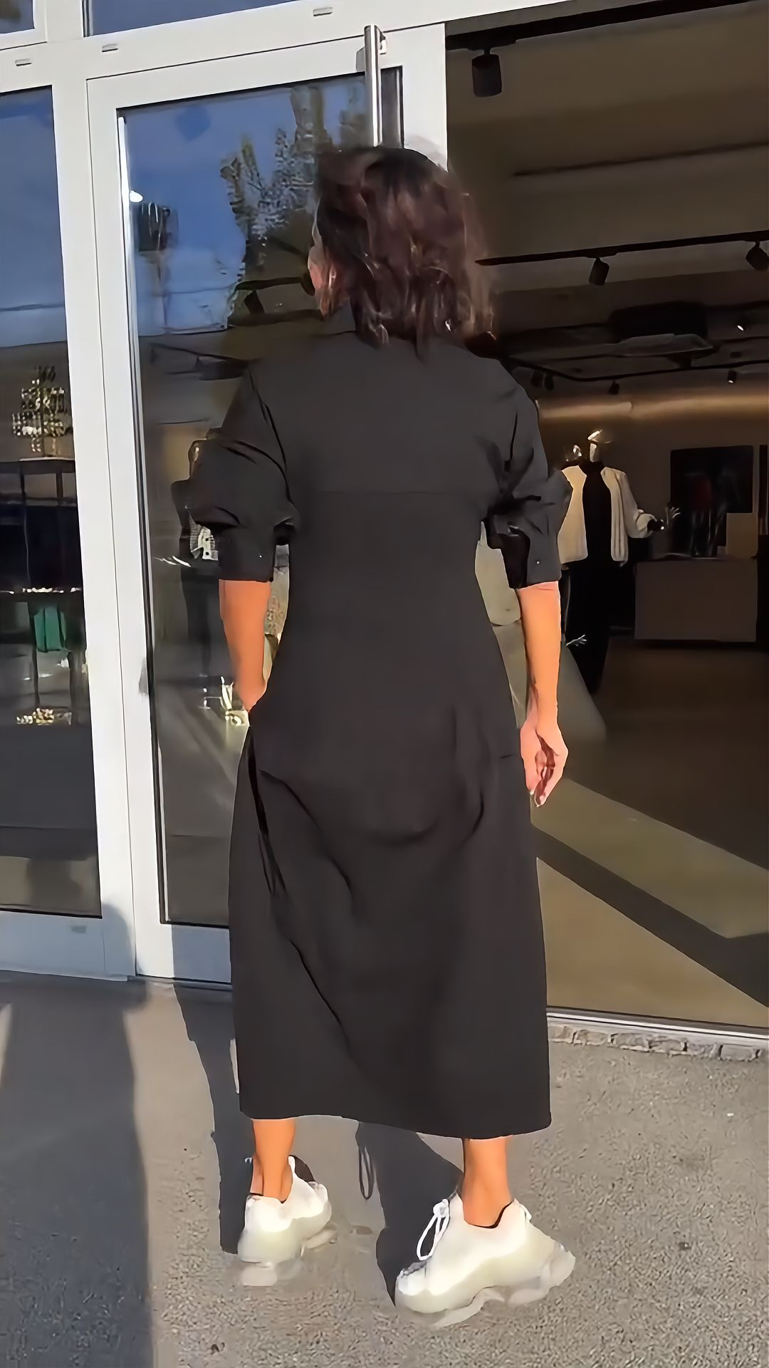 Damen Midikleid mit V-Ausschnitt
