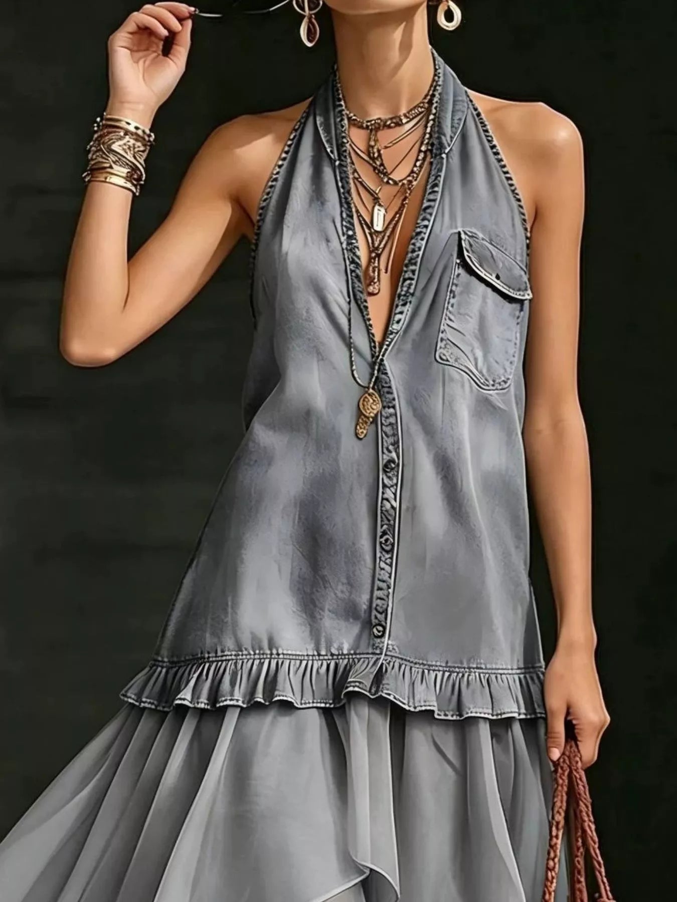 Maxikleid mit Rüschen und Neckholder