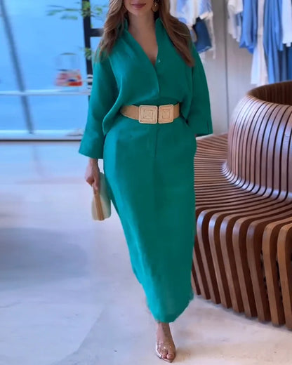 Lockeres, einfarbiges Kleid mit Revers